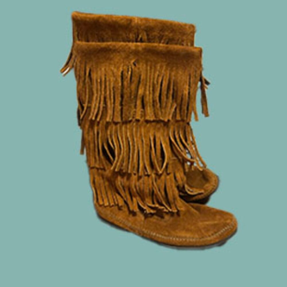 Minnetonka Fringe 3/4 Boot, Size 8